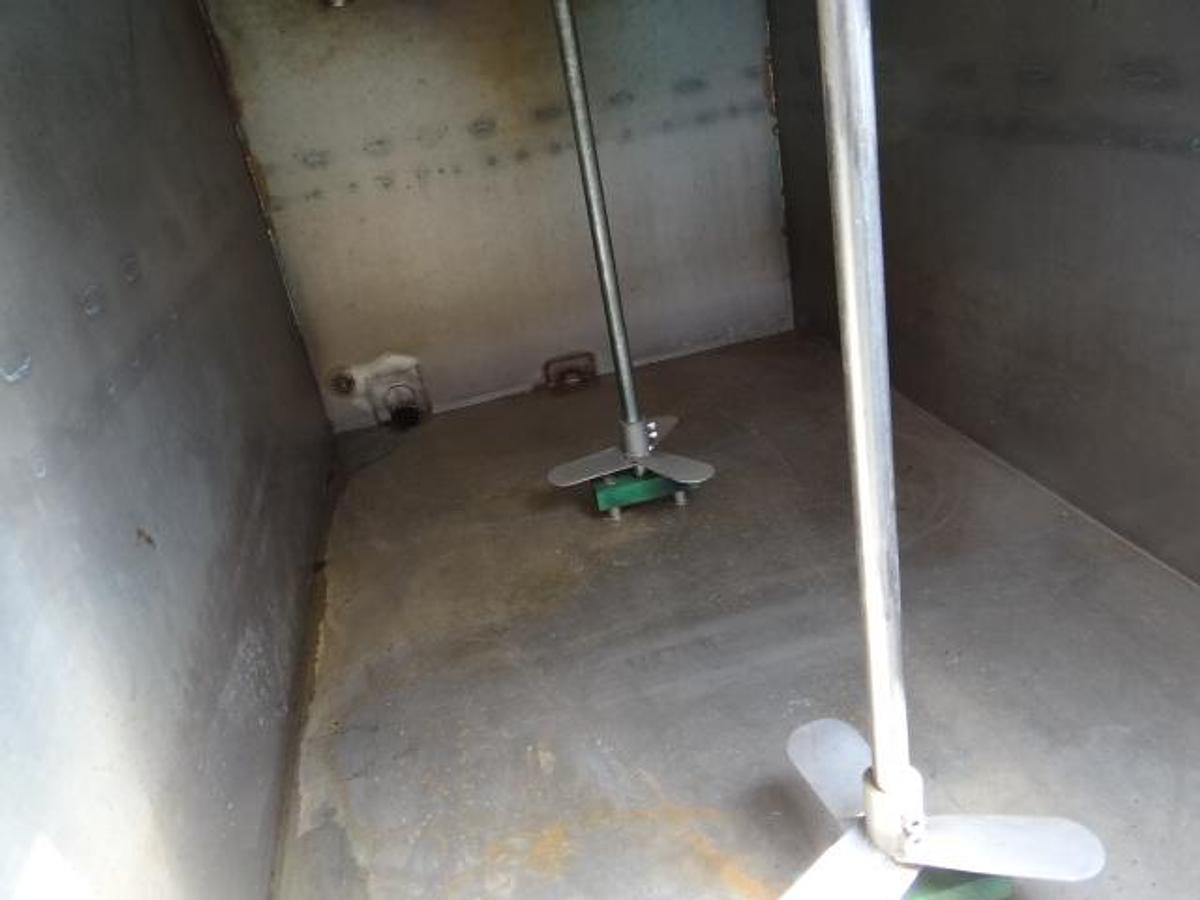 Gebruikt Brine mixing tank with double agitator