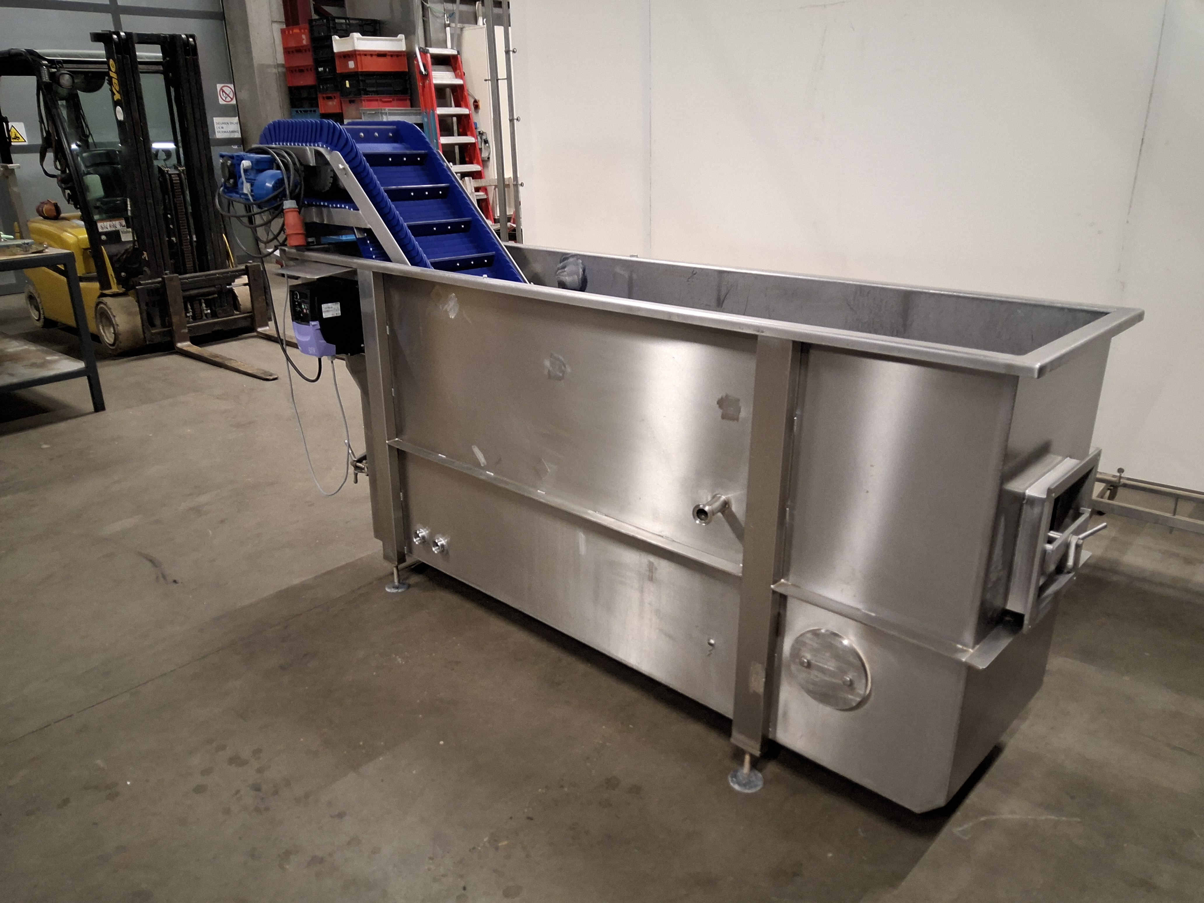 Gebruikt Washer with outfeed conveyor