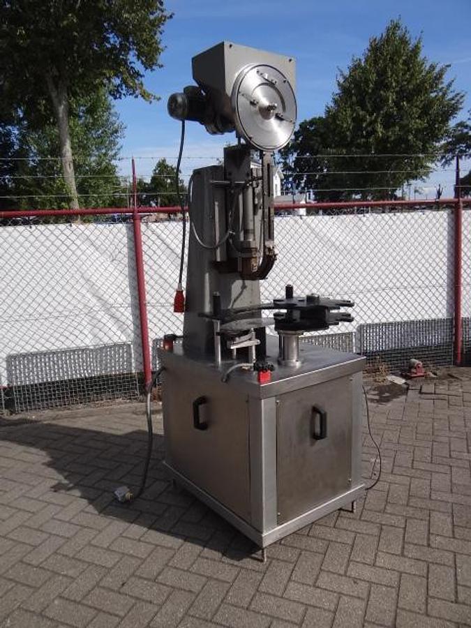 Gebruikt 1 station crowncorker