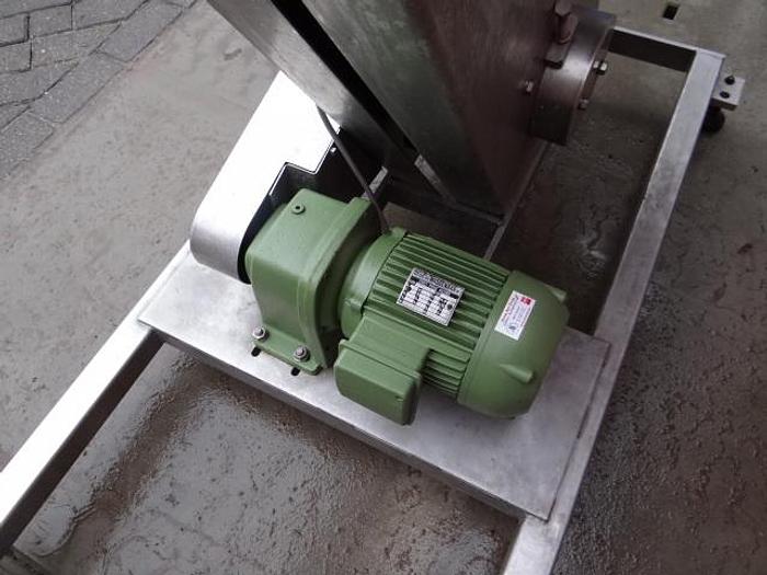 Used Calumatic cap elevator