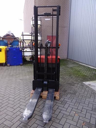 Used Pallet Stacker electric BT