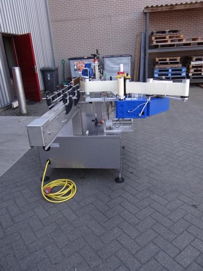 Gebruikt Automatic selfadhesive labeler spot or wrap around