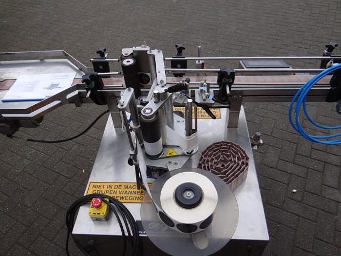 Used Labeler selfadhesive wraparround or spot