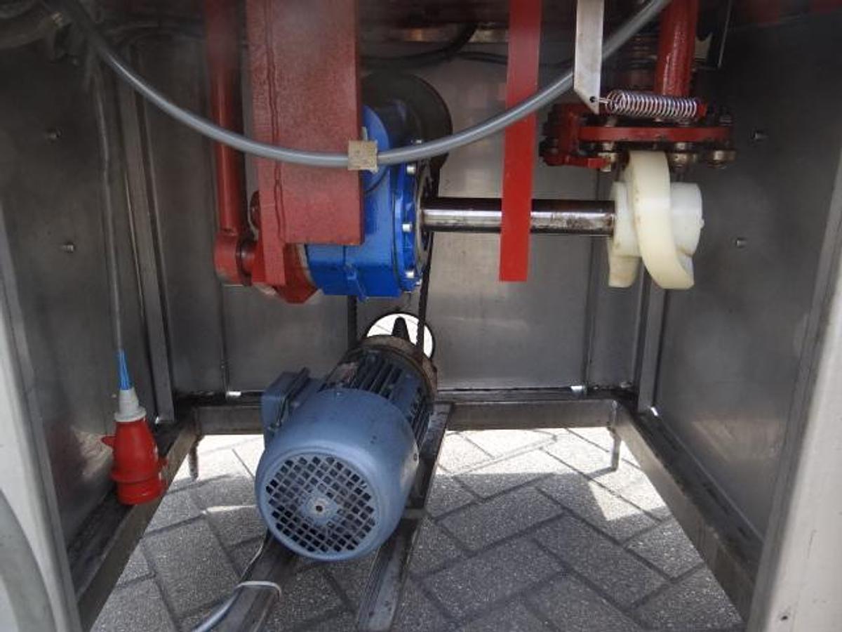 Gebruikt 1 station crowncorker