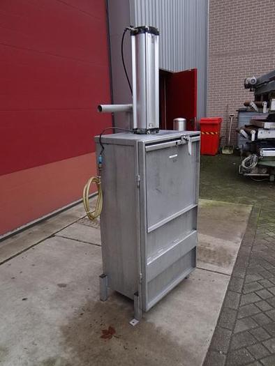Used pneumatic plastic waste press