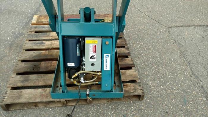 Used Advance Lifts Lift Table