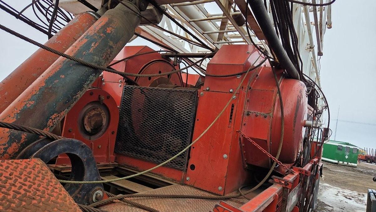 Used MOUNTAIN RIG MR 350 Oilfield Workover Rig / Service Rig / Pulling Unit