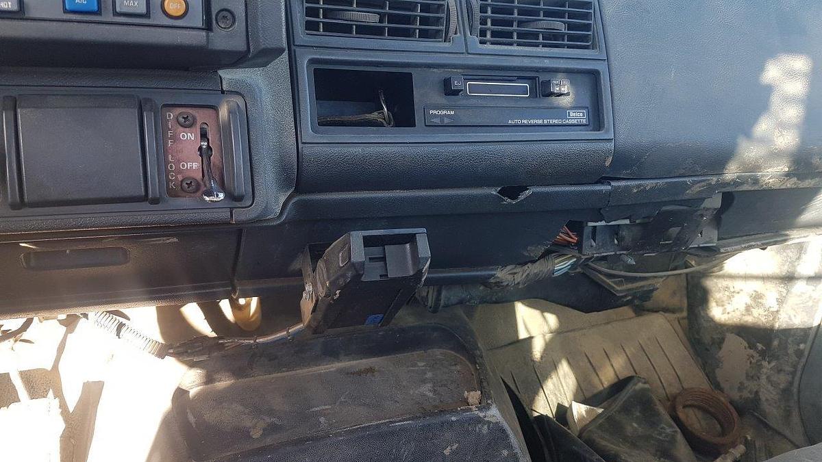 Used 2000 GMC C8500 Tandem Axle Bed Truck