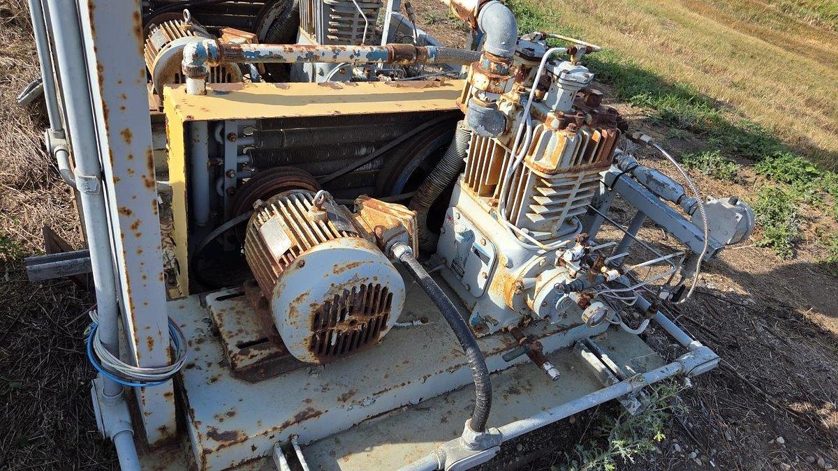 Used Quincy 325-18 Air Compressor Package