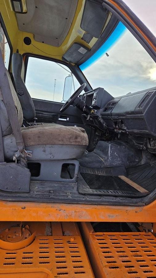 Used 2000 GMC C8500 Tandem Axle Bed Truck