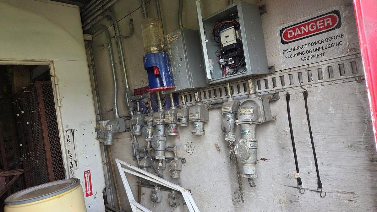 Used Alloy Trailers Inc 48' Tandem Axle Van Trailer