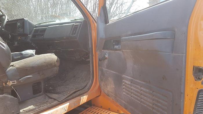 Used 2000 GMC Tandem Axle Bed Truck