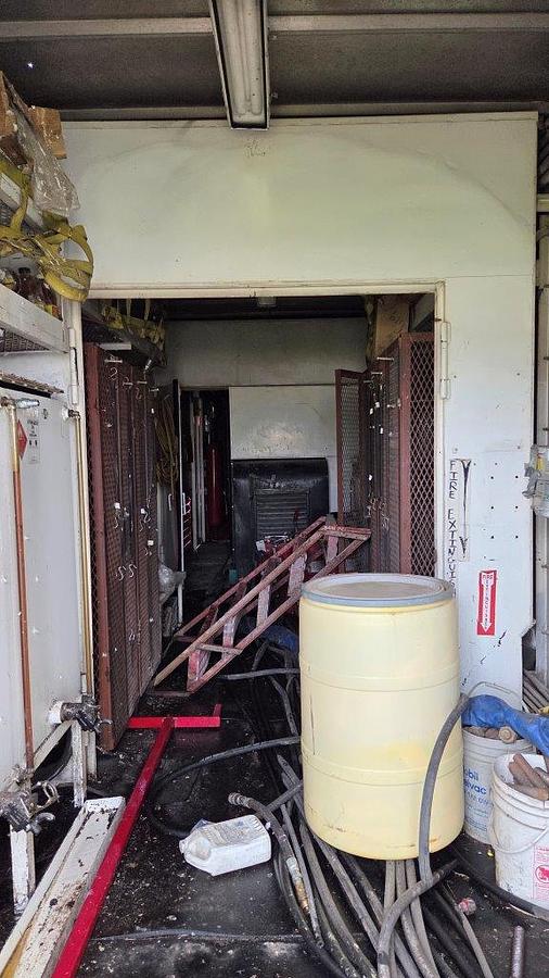 Used Alloy Trailers Inc 48' Tandem Axle Van Trailer