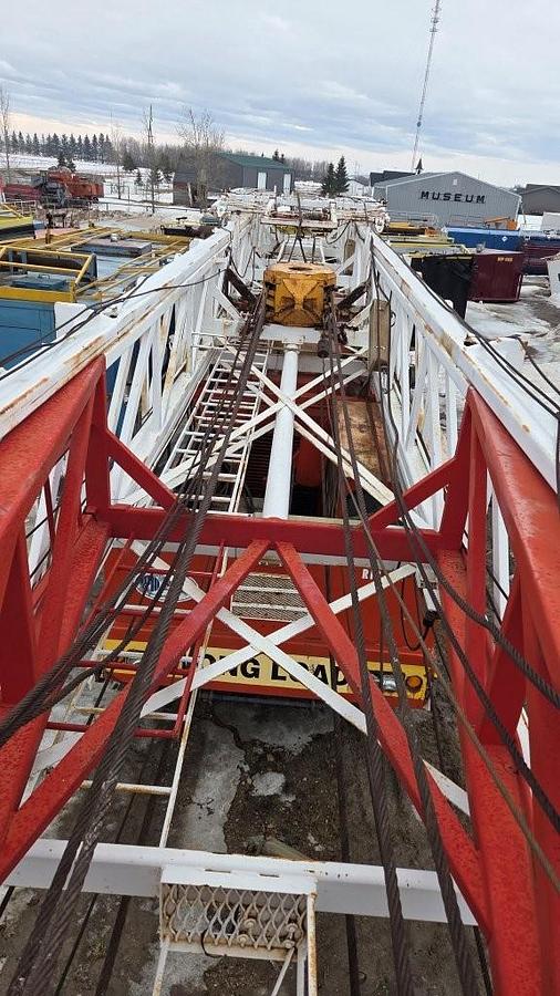 Used MOUNTAIN RIG MR 350 Oilfield Workover Rig / Service Rig / Pulling Unit