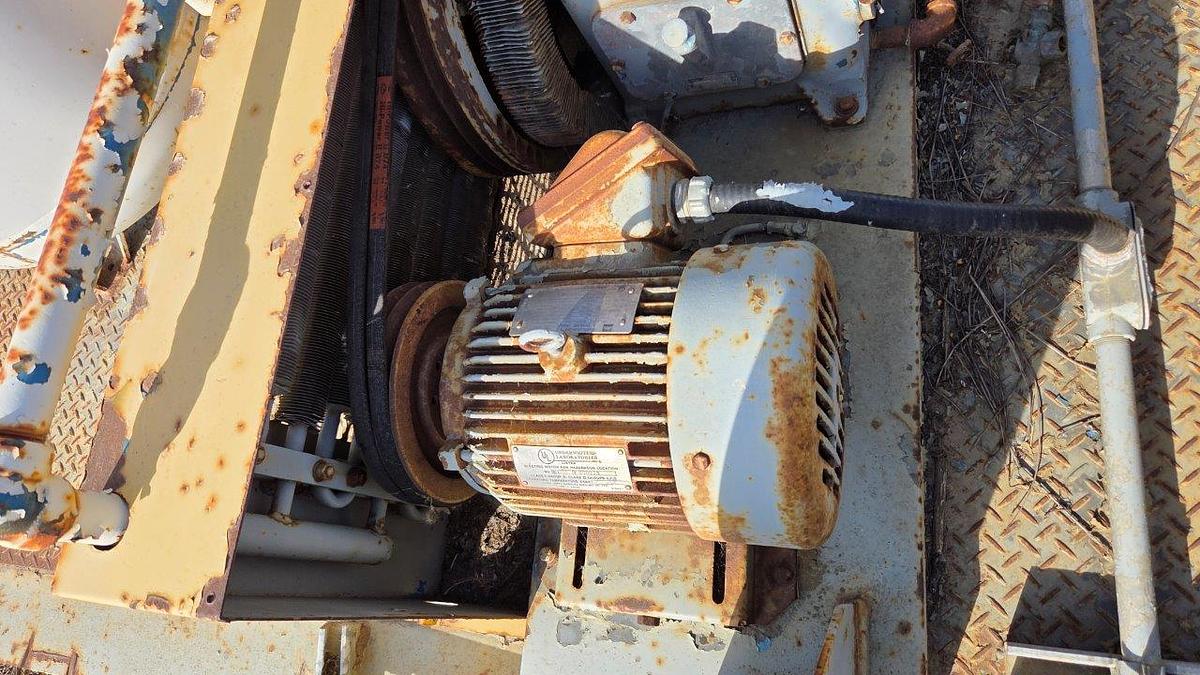 Used Quincy 325-18 Air Compressor Package