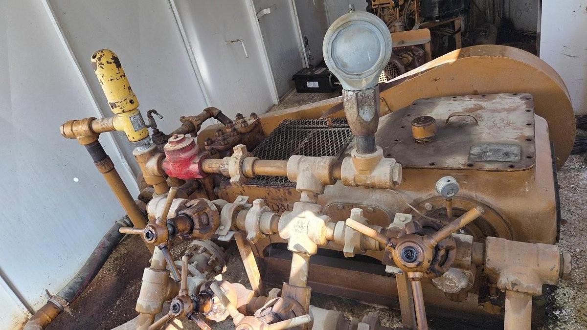 Used Gardner Denver PE-5Y 3x5 Triplex Well Servicing Reversing Mud Pump Package