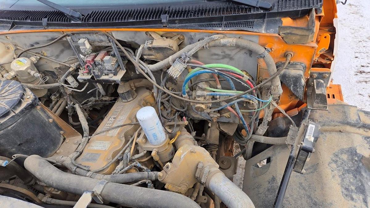 Used 2000 GMC C8500 Tandem Axle Bed Truck