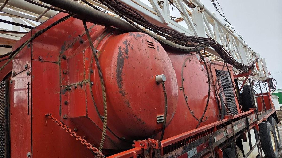 Used MOUNTAIN RIG MR 350 Oilfield Workover Rig / Service Rig / Pulling Unit