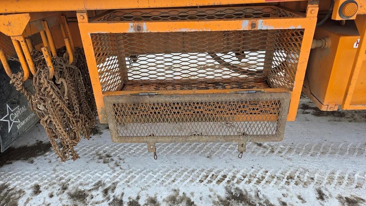 Used 2000 GMC C8500 Tandem Axle Bed Truck