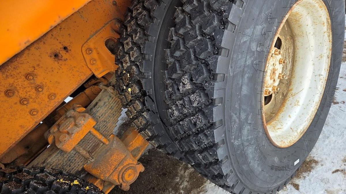 Used 2000 GMC C8500 Tandem Axle Bed Truck