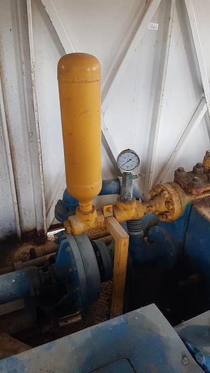 Used National JWS-300L Triplex Well Servicing Reversing Mud Pump Package