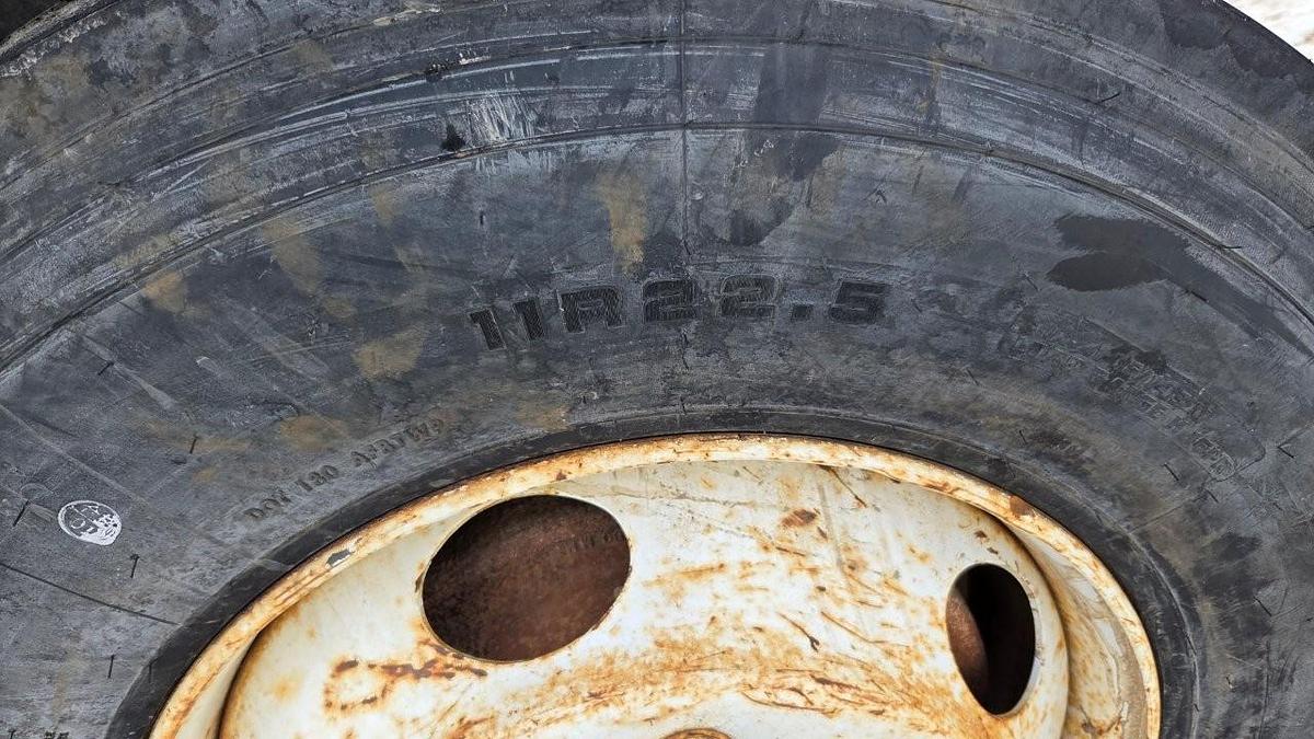 Used 2000 GMC C8500 Tandem Axle Bed Truck