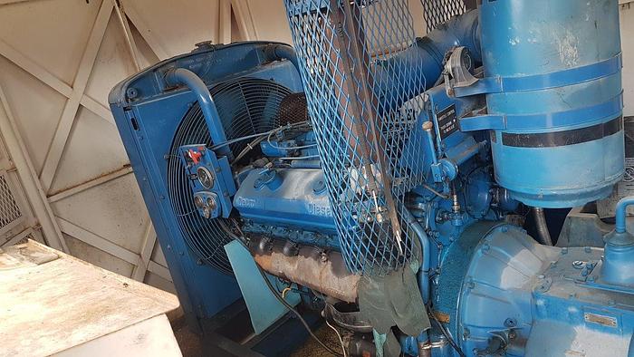 Used National JWS-300L Triplex Well Servicing Reversing Mud Pump Package