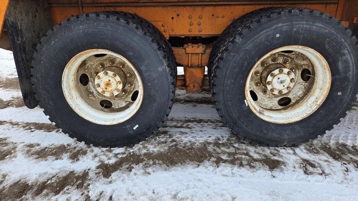 Used 2000 GMC C8500 Tandem Axle Bed Truck