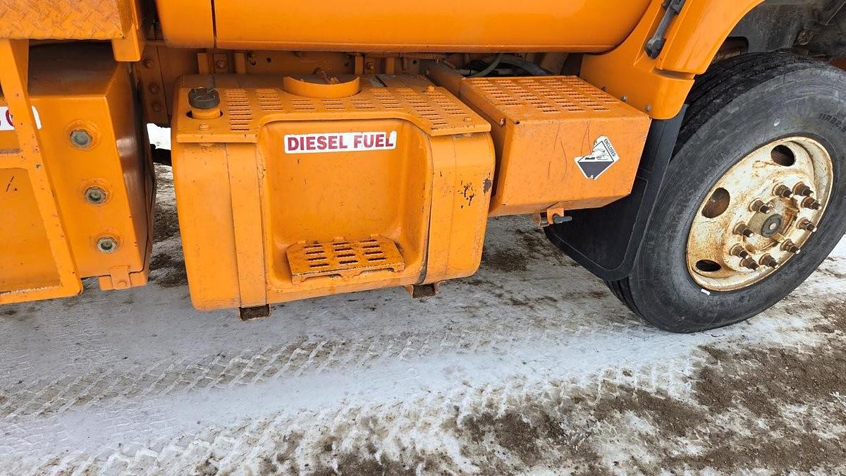 Used 2000 GMC C8500 Tandem Axle Bed Truck