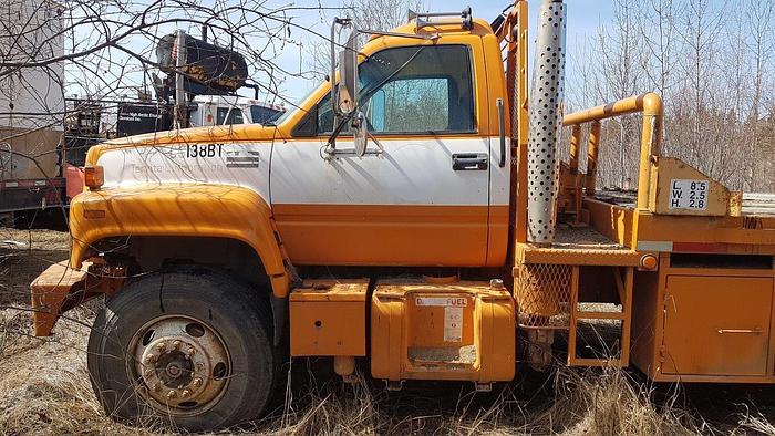 Used 2000 GMC Tandem Axle Bed Truck