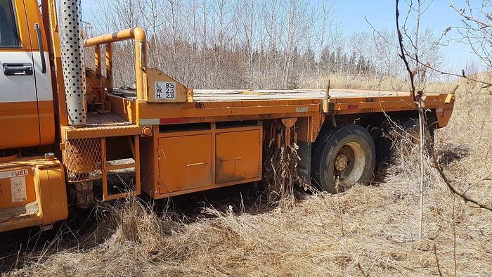 Used 2000 GMC Tandem Axle Bed Truck