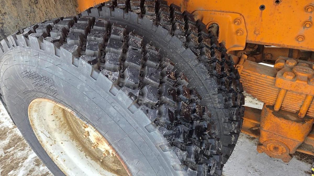 Used 2000 GMC C8500 Tandem Axle Bed Truck