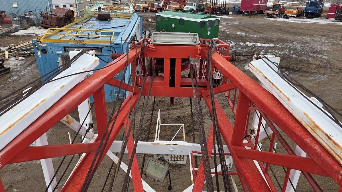 Used MOUNTAIN RIG MR 350 Oilfield Workover Rig / Service Rig / Pulling Unit