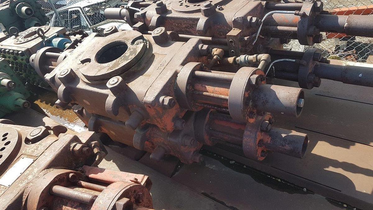 Used GUIBERSON 7 1/16" 3M Double Ram BOP