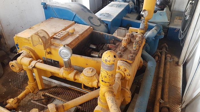 Used National JWS-300L Triplex Well Servicing Reversing Mud Pump Package