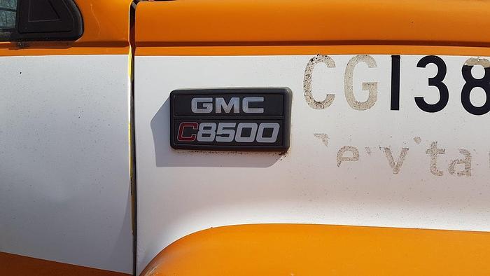 Used 2000 GMC Tandem Axle Bed Truck