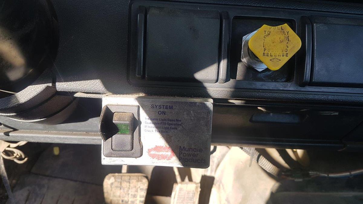 Used 2000 GMC C8500 Tandem Axle Bed Truck