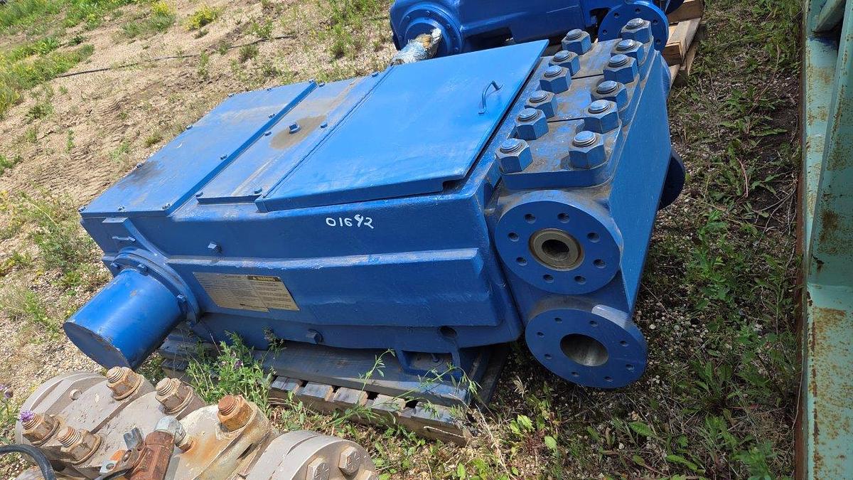 National Oilwell Varco "NOV" 250T-5M Triplex Pump