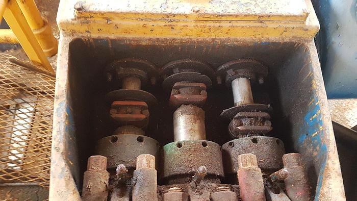 Used National JWS-300L Triplex Well Servicing Reversing Mud Pump Package