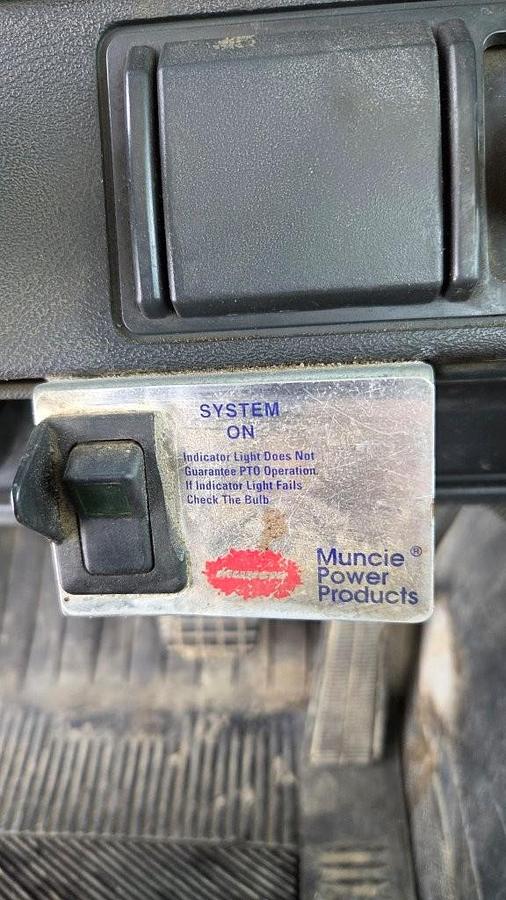 Used 2000 GMC C8500 Tandem Axle Bed Truck