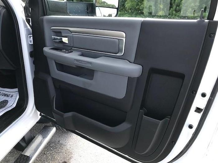 Used Versalift VST36I-MH 41ft Bucket Boom on a 2016 Ford F550 4x4 Reg Cab Truck - C605105