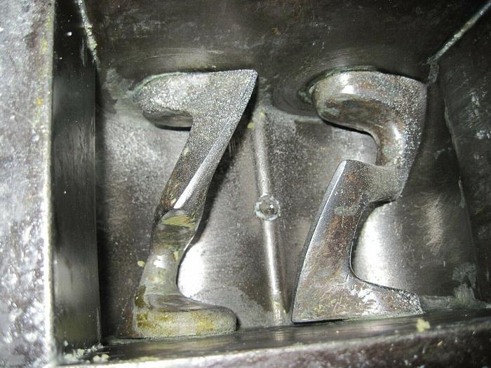 Used 0.5 GALLON BAKER PERKINS LAB MIXER