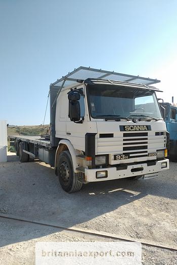 Used 1993 SCANIA P93 H 250 6X2 air con flatbed truck