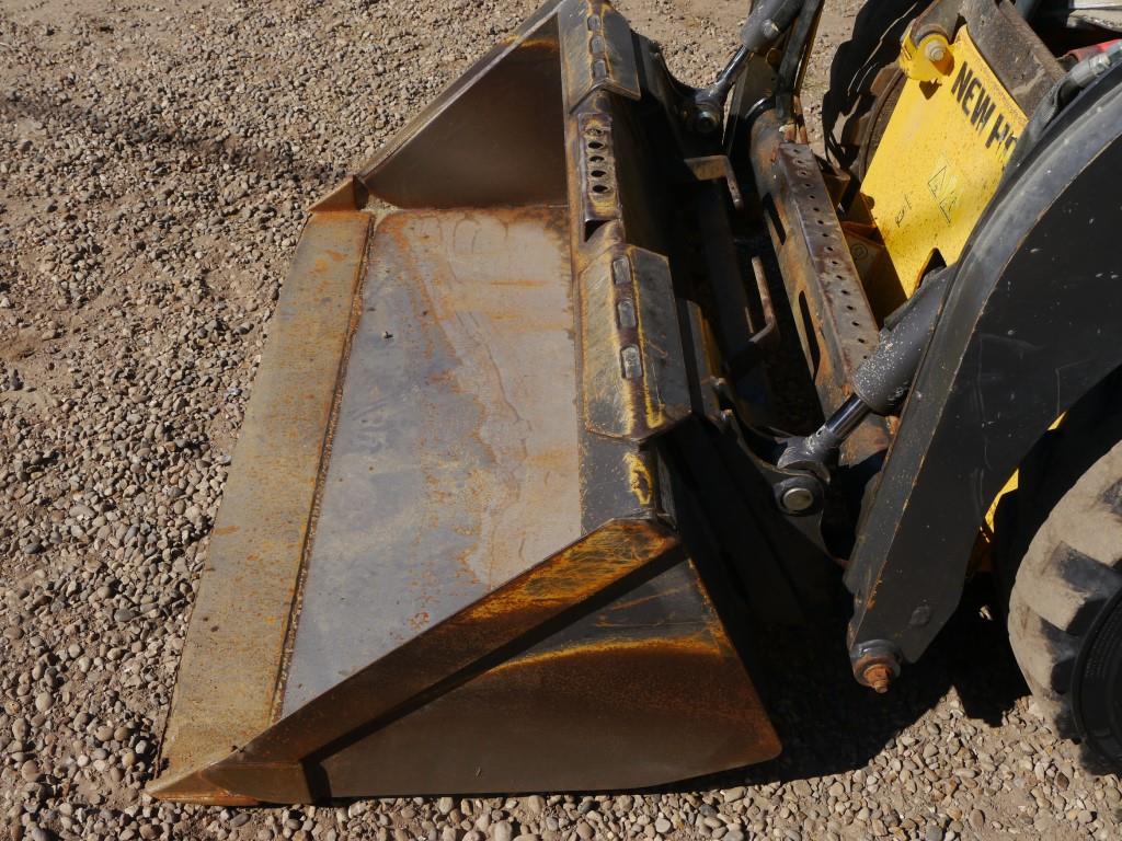 Used New Holland L213 Skidsteer Loader