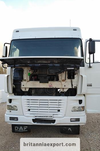 Used 2005 DAF XF95 430 manual tractor unit