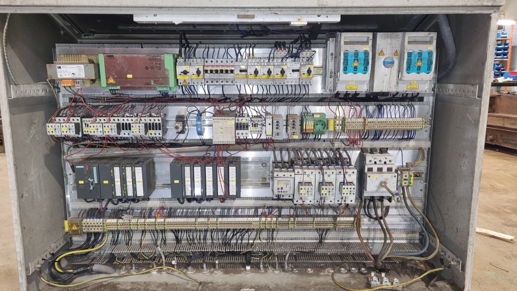 Used Paal Likon 275 D, Presskraft 80 t, Baujahr 2002 mit Trichter und Drahtzugstation