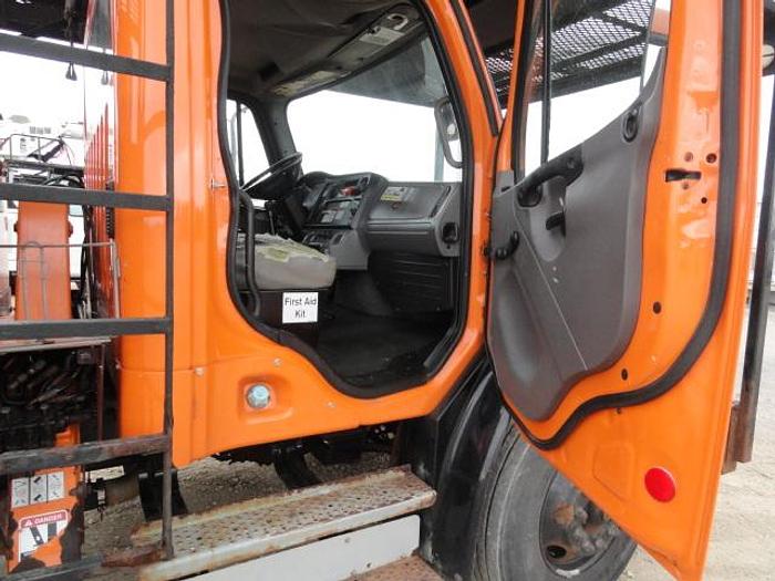 Used 2011 FREIGHTLINER BUSINESS CLASS M2 106