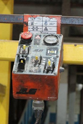 Used JLG IND. MDL. CM-2033 ELECTRIC SCISSOR LIFT PF