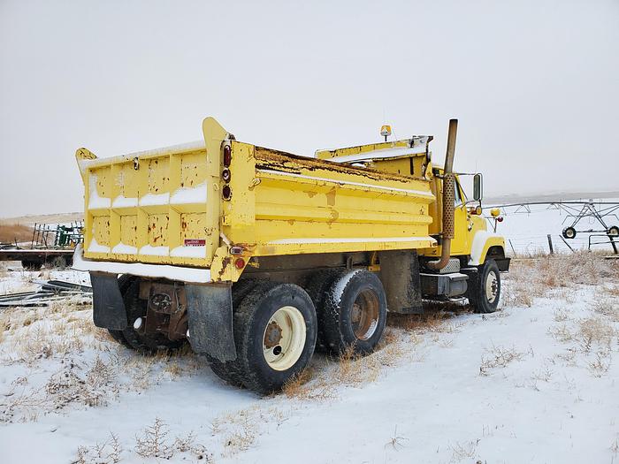 Used 1986 International F2574 Dump Truck