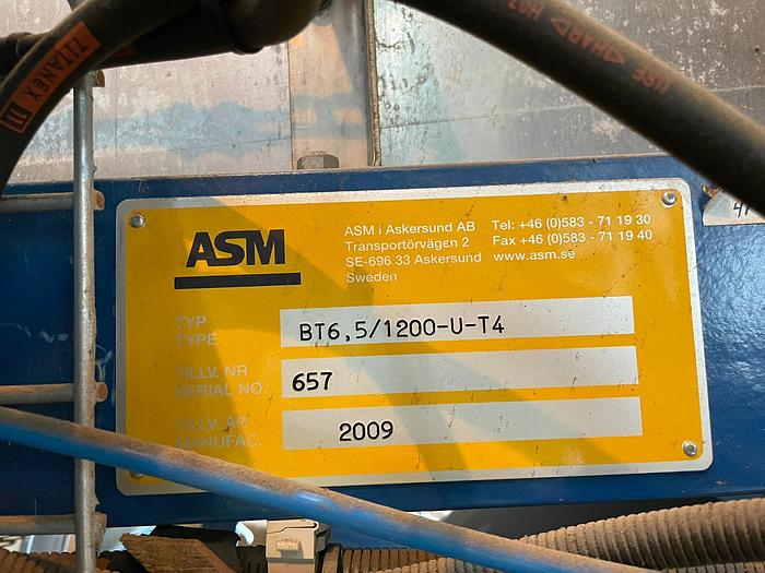 Used Metal detector + belt conveyor